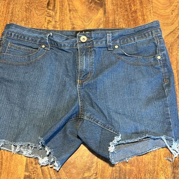 lei Denim Chelsea Low-rise Shorts Sz 17 - Picture 3 of 7